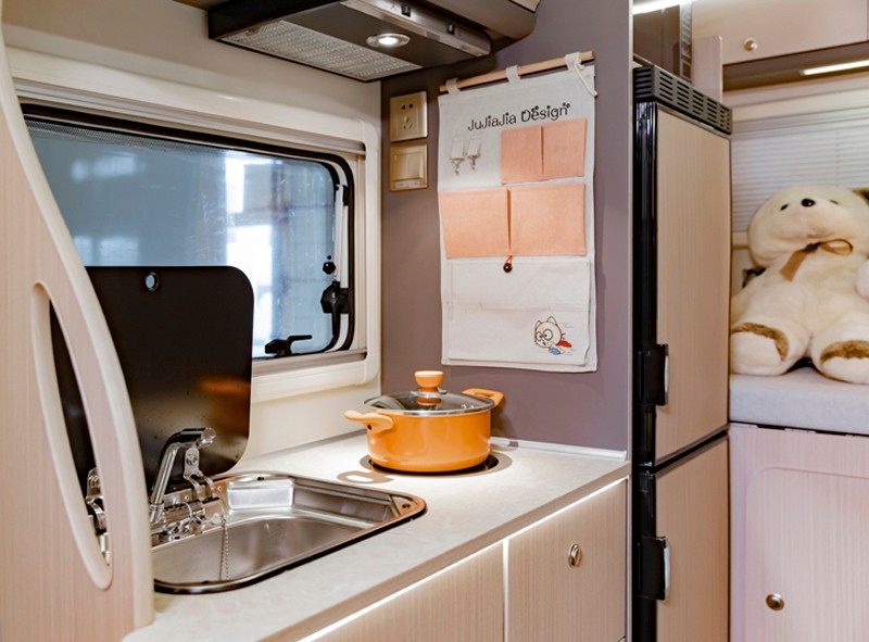 皮卡房車(chē)和依維柯房車(chē)你會(huì)選哪種? 皮卡房車(chē)和依維柯房車(chē)你會(huì)選哪種?