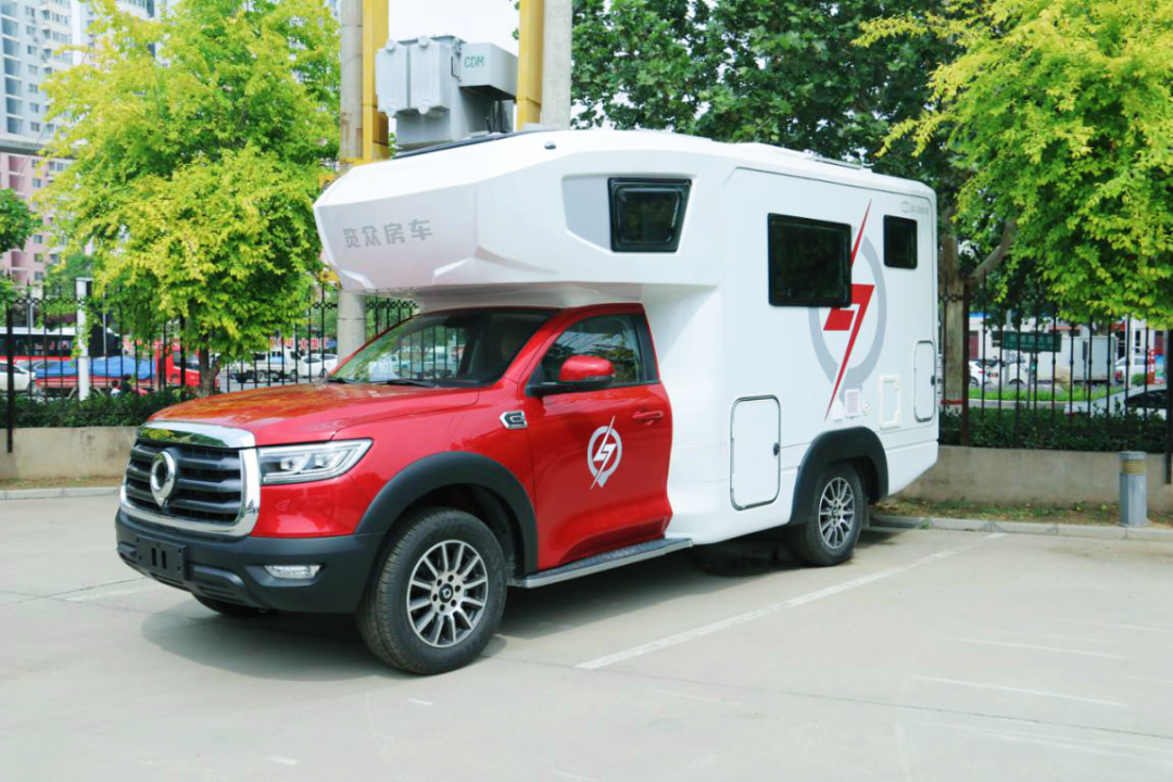 為自由著色！紅、白、藍、棕，你選哪一種？